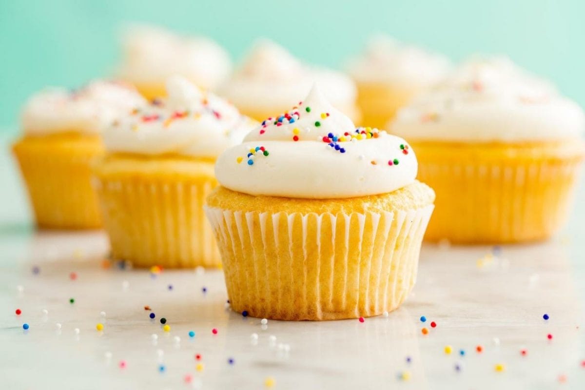 Học ngay 3 cách làm bánh cupcake không cần lò nướng, đơn giản nhất - Chả  lụa hai lúa