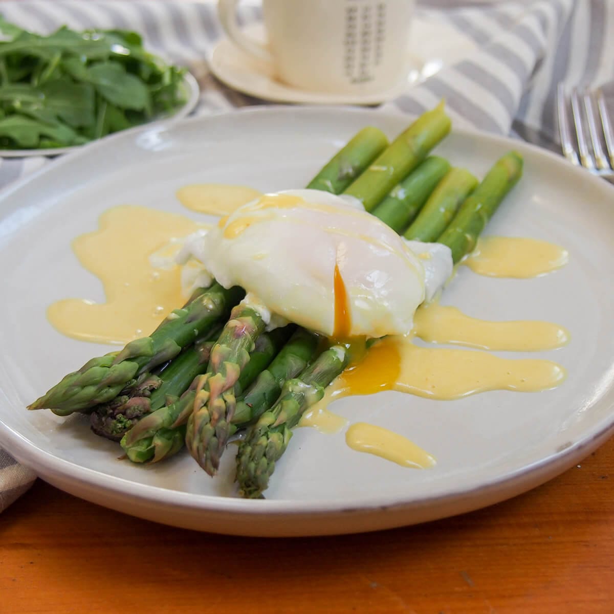 Asparagus with easy blender hollandaise sauce - Caroline&#39;s Cooking