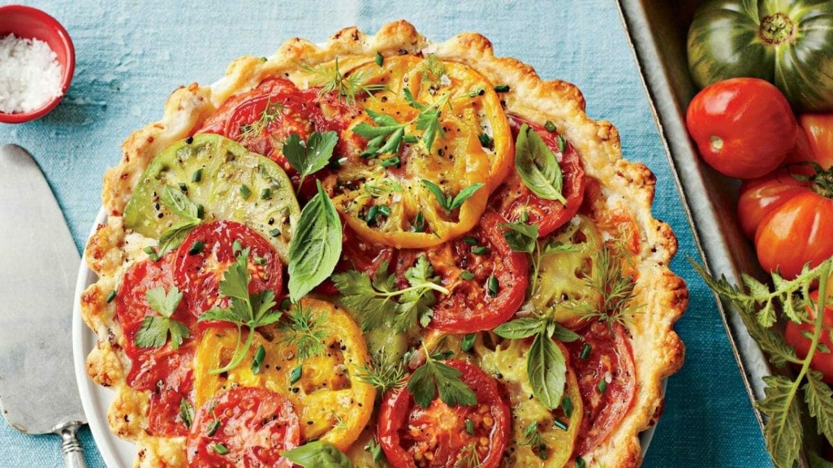 Tomato, Cheddar, and Bacon Pie Recipe | Southern Living