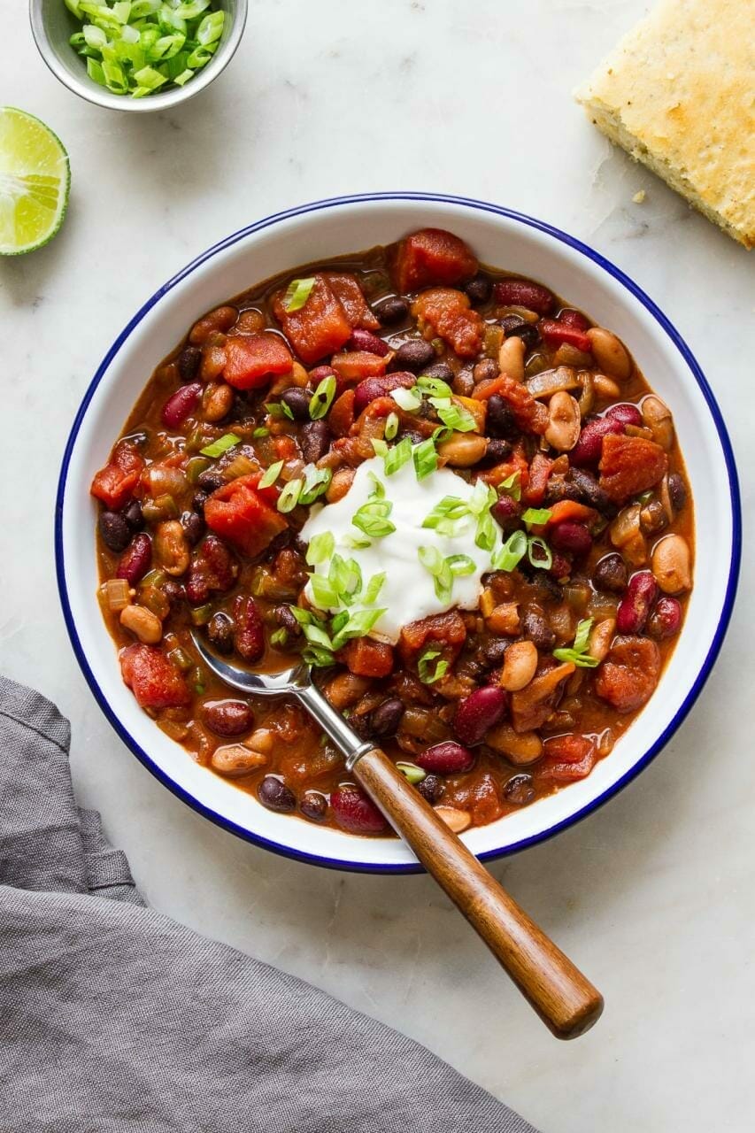 Easy Three Bean Chili Recipe - The Simple Veganista